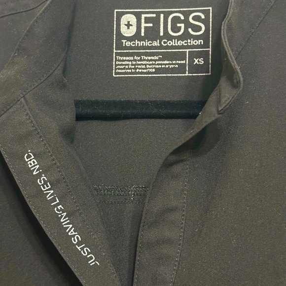 FIGS | Black Rafaela Oversized Scrub Top | Size Extra Small - Picture 5 of 5